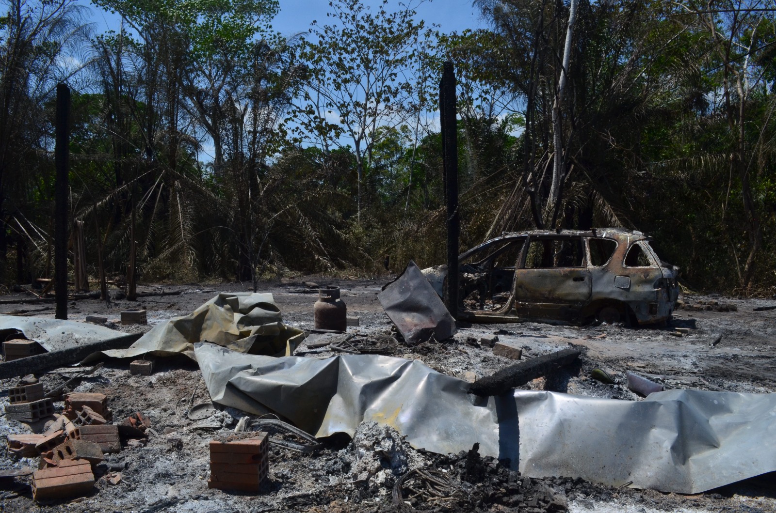 The Amazon is burning: Indigenous people see their territory in flames ...